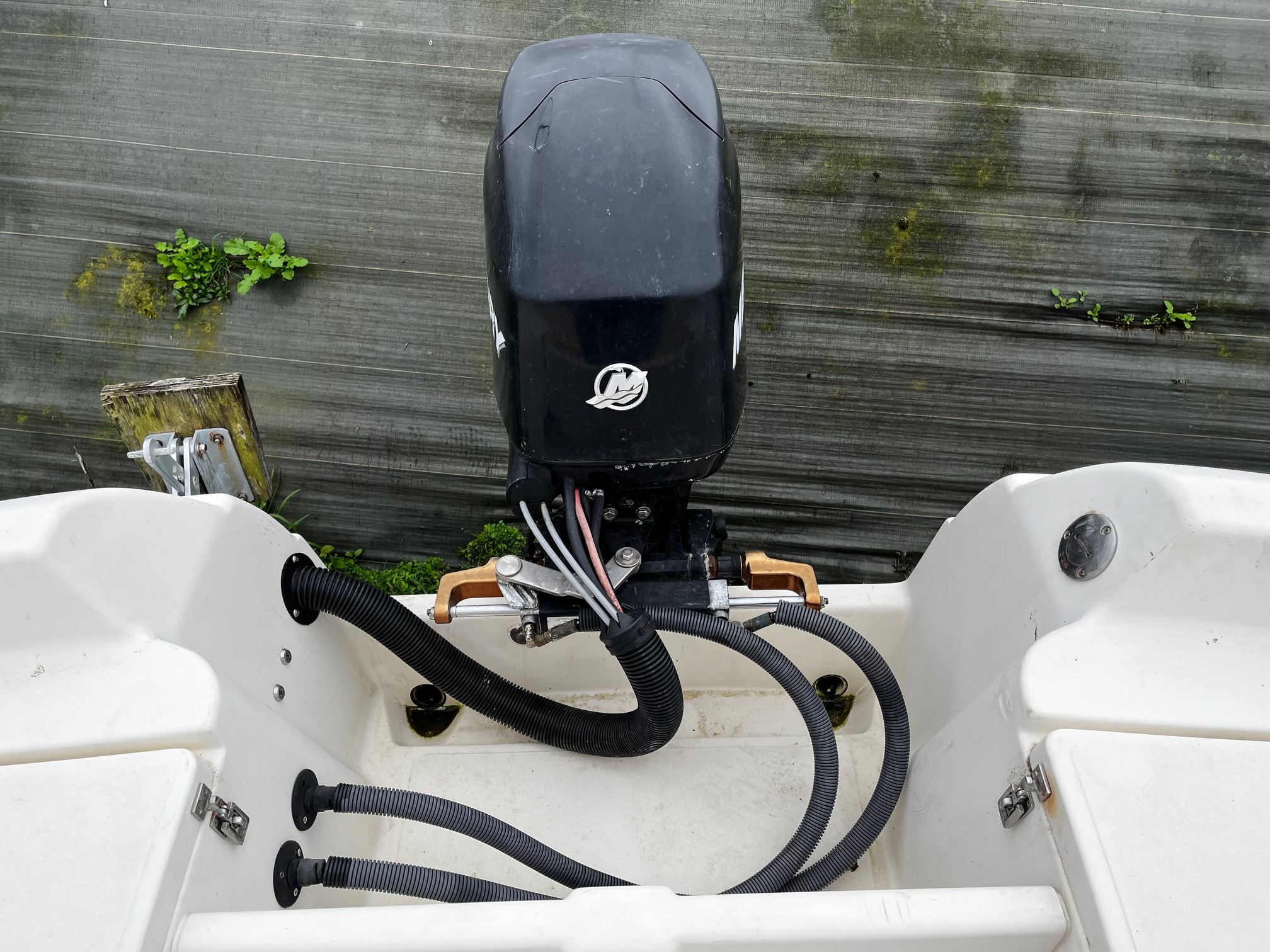 slider 4 Quicksilver  500 Pilothouse